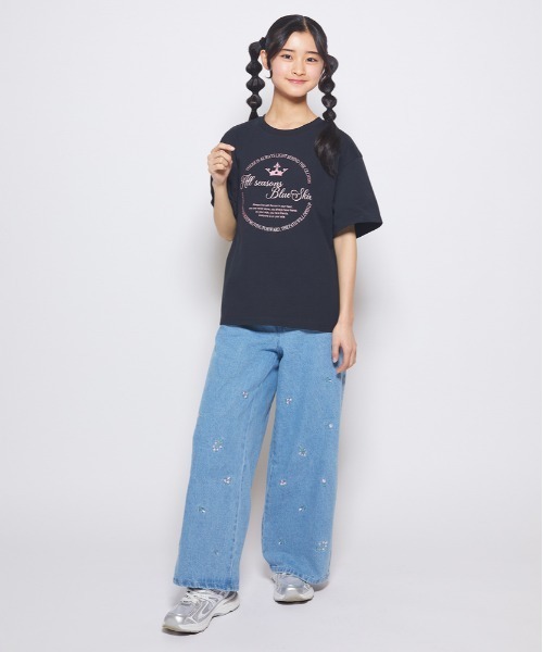 Right-on(ライトオン)の「VIVIAN BLUE(ヴィヴィアンブルー)ロゴプリントTシャツ(Tシャツ/カットソー・キッズ・ブラック/ホワイト・110/120/130/140/150/160)」の3枚目の写真