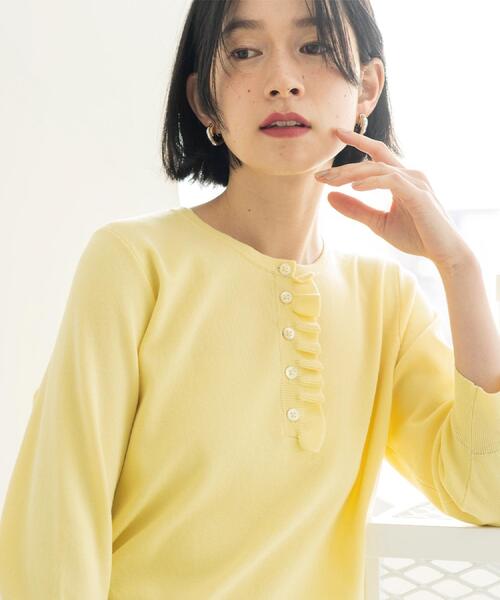 OPAQUE.CLIP（オペークドットクリップ）の「フリルヘンリーネックニット【洗濯機OK/抗ピル】（ニット/セーター・レディース・ライトグレー/ホワイト/ライトブルー/イエロー系その他/ブラック・40/38/36/42）」の5枚目の写真