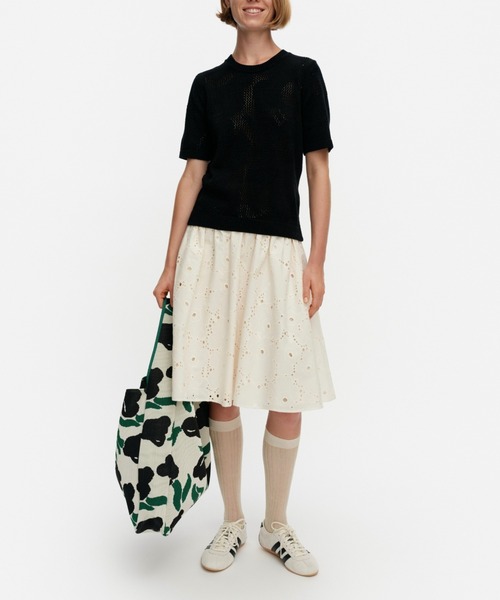 marimekko(マリメッコ)の「Sommittelu Unikko / Skirt(スカート・レディース・ホワイト・X-SMALL/SMALL)」の1枚目の写真