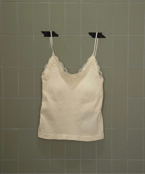 lawgy（ラウジー）の「v neck lace thin string cami / vネックレーススィンストリングキャミ（キャミソール・レディース・グレー/ブラウン/クリーム/ブラック/ホワイト・FREE）」の5枚目の写真