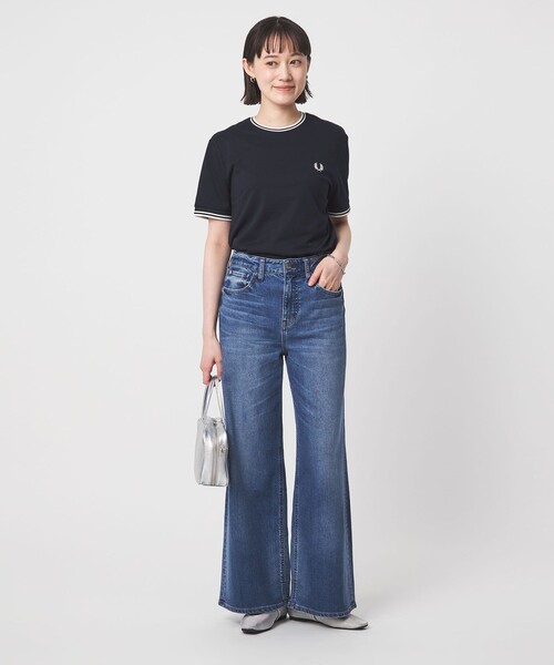 FRED PERRY（フレッドペリー）の「【WEB限定】＜FRED PERRY＞ツインティップ Tシャツ（Tシャツ/カットソー・レディース・ブラック/ホワイト/ネイビー・S）」の5枚目の写真