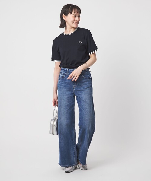 FRED PERRY（フレッドペリー）の「【WEB限定】＜FRED PERRY＞ツインティップ Tシャツ（Tシャツ/カットソー・レディース・ブラック/ホワイト/ネイビー・S）」の6枚目の写真