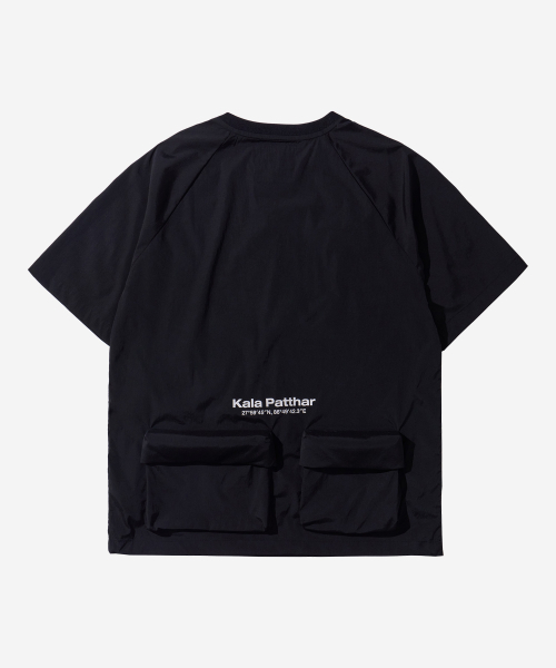 KALAPATTHAR（カラパタール）の「Woven Logo Back Pocket T-Shirt - Black（Tシャツ/カットソー・メンズ・その他・X-LARGE/LARGE/MEDIUM）」の3枚目の写真