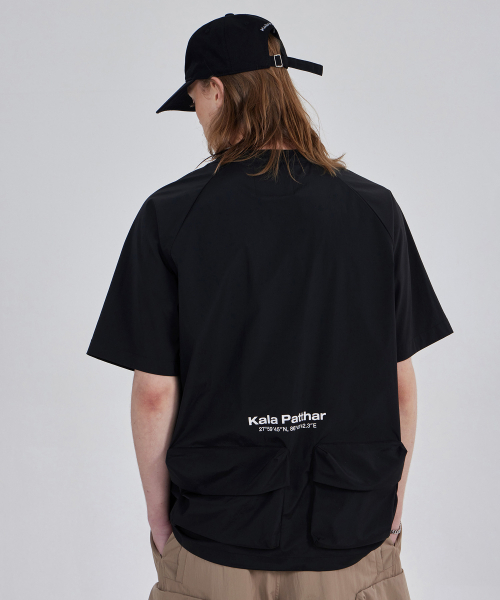 KALAPATTHAR（カラパタール）の「Woven Logo Back Pocket T-Shirt - Black（Tシャツ/カットソー・メンズ・その他・X-LARGE/LARGE/MEDIUM）」の6枚目の写真