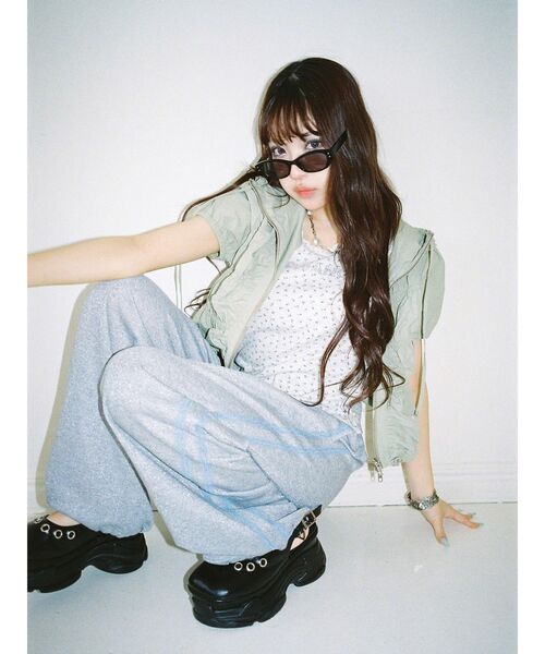 jouetie(ジュエティ)の「【MINAMI×jouetie】ラメスウェットパンツ(その他パンツ・レディース・ブラック/グレー・MEDIUM)」の3枚目の写真