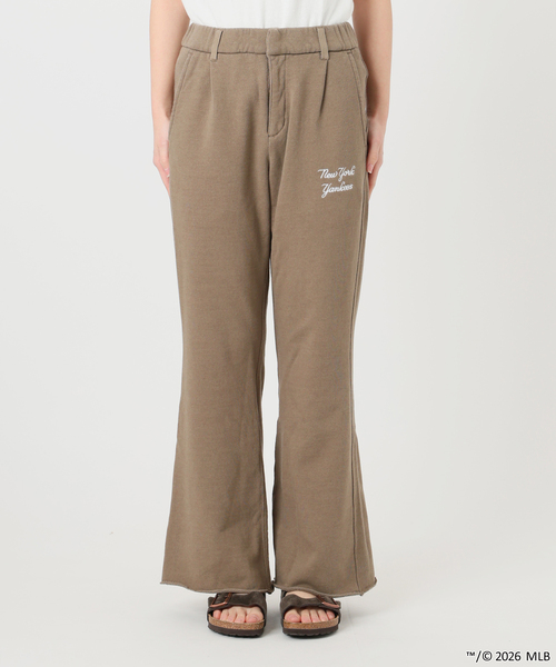 FRAMeWORK（フレームワーク）の「MEAN MACHINE AGE MLB 別注SLACKS SWEATパンツ（スウェットパンツ・レディース・ブラウン/チャコールグレー・MEDIUM/SMALL）」の3枚目の写真