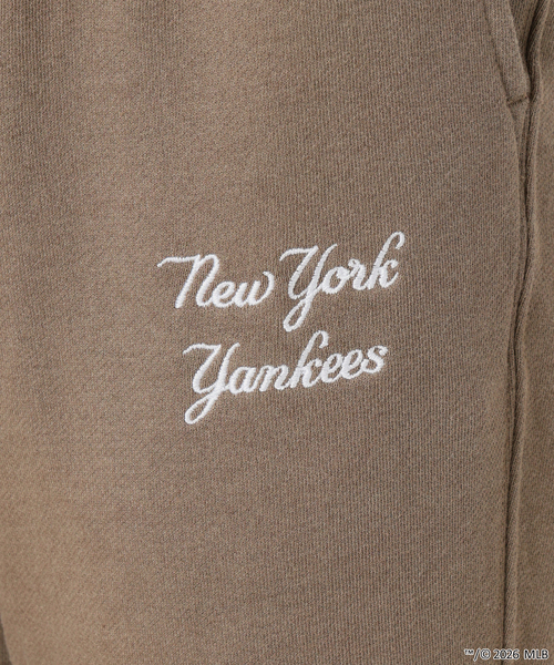 FRAMeWORK（フレームワーク）の「MEAN MACHINE AGE MLB 別注SLACKS SWEATパンツ（スウェットパンツ・レディース・ブラウン/チャコールグレー・MEDIUM/SMALL）」の4枚目の写真