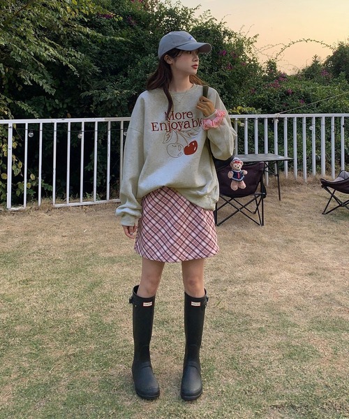 VIBGYOR(ヴィブジョー)の「【EIZZ/アイズ】チェリーグラフィック オーバーサイズ スウェット Tシャツ(Tシャツ/カットソー・レディース・ライトグレー・FREE)」の6枚目の写真