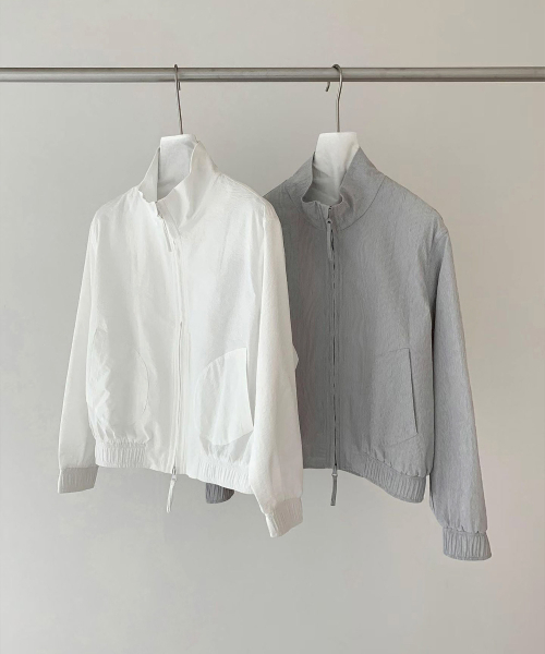 VASCARA(バスカラ)の「Mid Two-Way Zip-Up Jumper (2colors)(ナイロンジャケット・レディース・スカイブルー/ホワイト・FREE)」の6枚目の写真