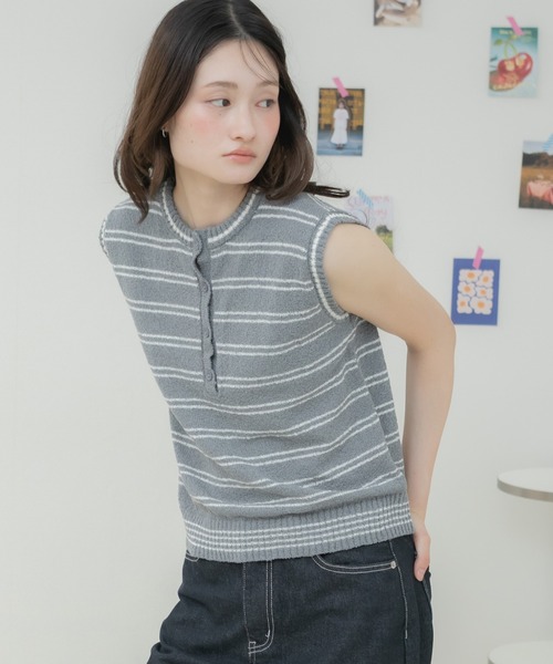 HEILIS（ヘイリス）の「ボーダーニットタンクトップ / ニットタンクトップ ニットベスト ボーダーニット ボーダートップス ノースリーブトップス ヘンリーネック フロントボタン レイヤードトップス サマーニット 春服 夏服 秋服 カジュアル フレンチカジュアル 韓国 大人カジュアル デイリー（タンクトップ・レディース・ブラック/グレー/アイボリー・FREE）」の22枚目の写真