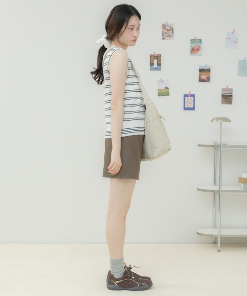 HEILIS（ヘイリス）の「ボーダーニットタンクトップ / ニットタンクトップ ニットベスト ボーダーニット ボーダートップス ノースリーブトップス ヘンリーネック フロントボタン レイヤードトップス サマーニット 春服 夏服 秋服 カジュアル フレンチカジュアル 韓国 大人カジュアル デイリー（タンクトップ・レディース・ブラック/グレー/アイボリー・FREE）」の10枚目の写真