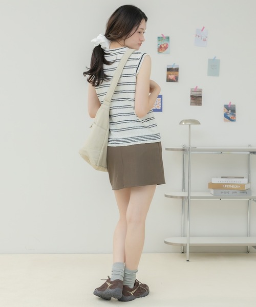 HEILIS（ヘイリス）の「ボーダーニットタンクトップ / ニットタンクトップ ニットベスト ボーダーニット ボーダートップス ノースリーブトップス ヘンリーネック フロントボタン レイヤードトップス サマーニット 春服 夏服 秋服 カジュアル フレンチカジュアル 韓国 大人カジュアル デイリー（タンクトップ・レディース・ブラック/グレー/アイボリー・FREE）」の11枚目の写真