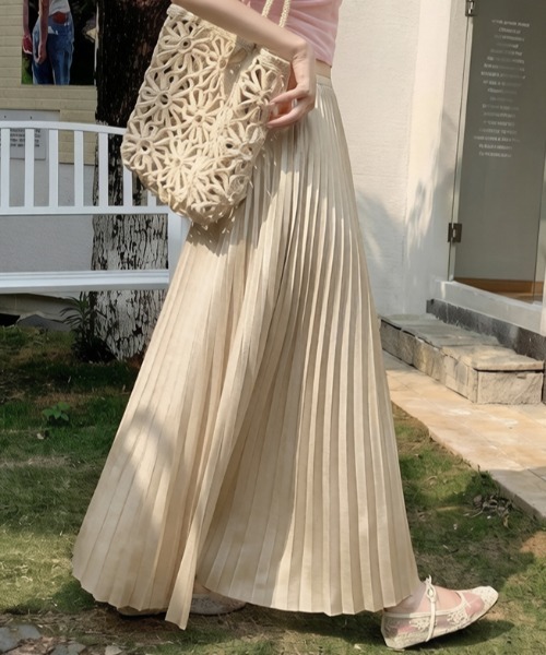 AMAJI(アマジ)の「サテン プリーツ スカート ハイウエスト ロングスカート(スカート・レディース・ライトパープル/ブラック/ホワイト/ライトブラウン・FREE)」の8枚目の写真