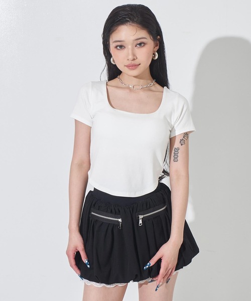 ANAP(アナップ)の「スクエアネック シンプルTシャツ(Tシャツ/カットソー・レディース・ブラック/ホワイト/グレー・F)」の2枚目の写真