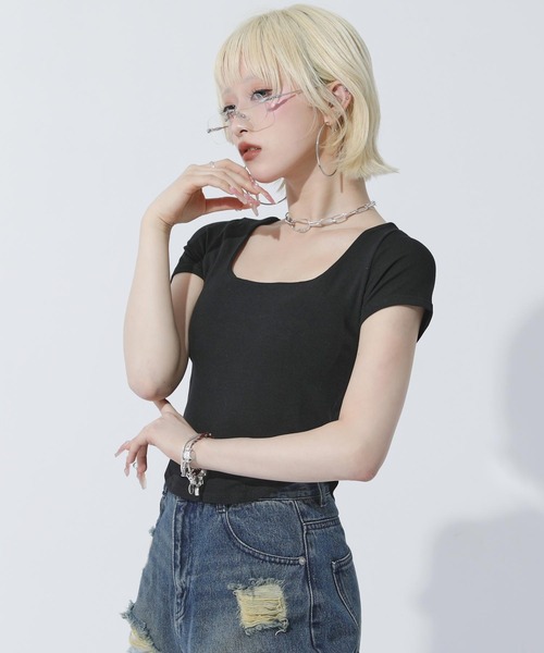 ANAP(アナップ)の「スクエアネック シンプルTシャツ(Tシャツ/カットソー・レディース・ブラック/ホワイト/グレー・F)」の11枚目の写真