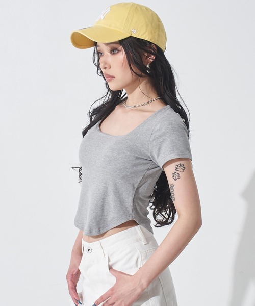ANAP(アナップ)の「スクエアネック シンプルTシャツ(Tシャツ/カットソー・レディース・ブラック/ホワイト/グレー・F)」の15枚目の写真