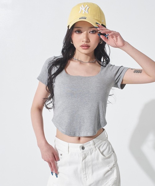 ANAP(アナップ)の「スクエアネック シンプルTシャツ(Tシャツ/カットソー・レディース・ブラック/ホワイト/グレー・F)」の17枚目の写真