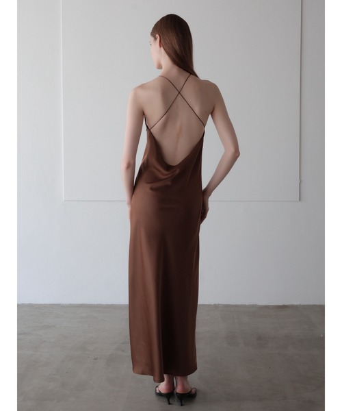 celon（セロン）の「satin halter open back dress（ワンピース・レディース・ベージュ/ブラック/ブラウン・FREE）」の2枚目の写真