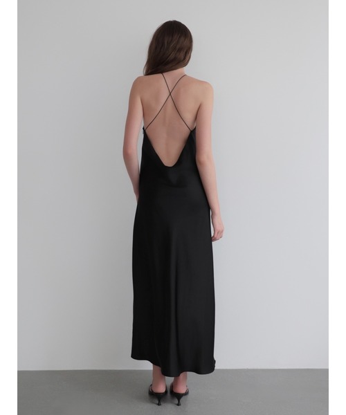 celon（セロン）の「satin halter open back dress（ワンピース・レディース・ベージュ/ブラック/ブラウン・FREE）」の4枚目の写真