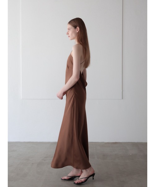 celon（セロン）の「satin halter open back dress（ワンピース・レディース・ベージュ/ブラック/ブラウン・FREE）」の12枚目の写真