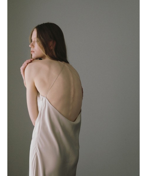 celon（セロン）の「satin halter open back dress（ワンピース・レディース・ベージュ/ブラック/ブラウン・FREE）」の19枚目の写真
