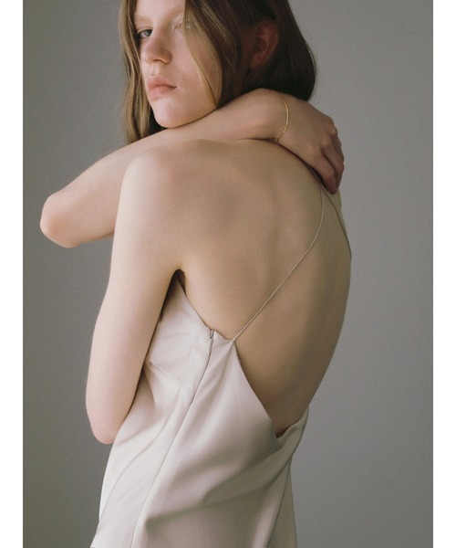 celon（セロン）の「satin halter open back dress（ワンピース・レディース・ベージュ/ブラック/ブラウン・FREE）」の20枚目の写真