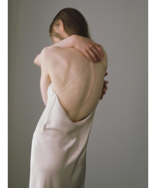 celon（セロン）の「satin halter open back dress（ワンピース・レディース・ベージュ/ブラック/ブラウン・FREE）」の21枚目の写真