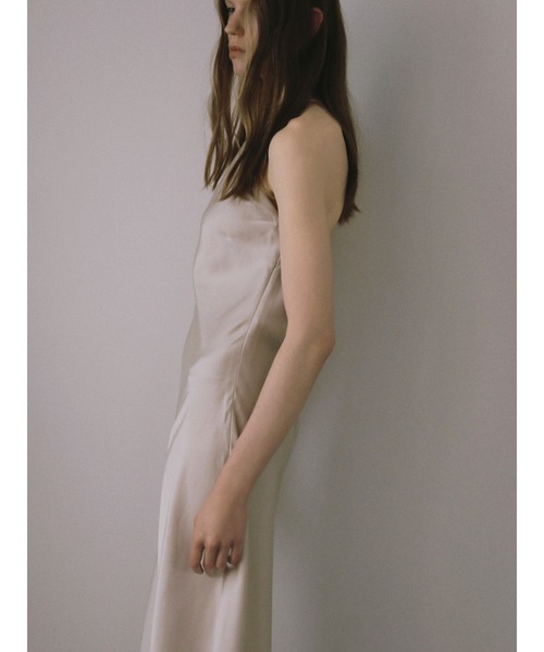 celon（セロン）の「satin halter open back dress（ワンピース・レディース・ベージュ/ブラック/ブラウン・FREE）」の22枚目の写真