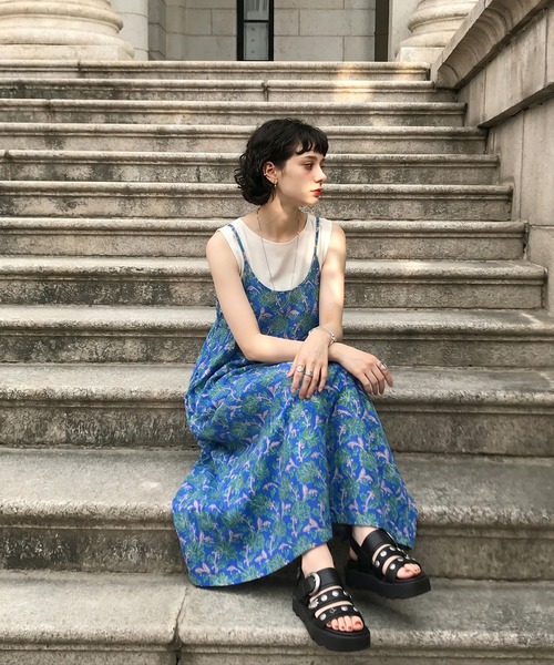 antiqua(アンティカ)の「柄 プリント 綿100 ロング キャミワンピース(ワンピース・レディース・ブルー・ONESIZE)」の2枚目の写真