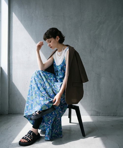antiqua(アンティカ)の「柄 プリント 綿100 ロング キャミワンピース(ワンピース・レディース・ブルー・ONESIZE)」の3枚目の写真