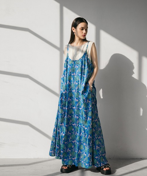 antiqua(アンティカ)の「柄 プリント 綿100 ロング キャミワンピース(ワンピース・レディース・ブルー・ONESIZE)」の14枚目の写真