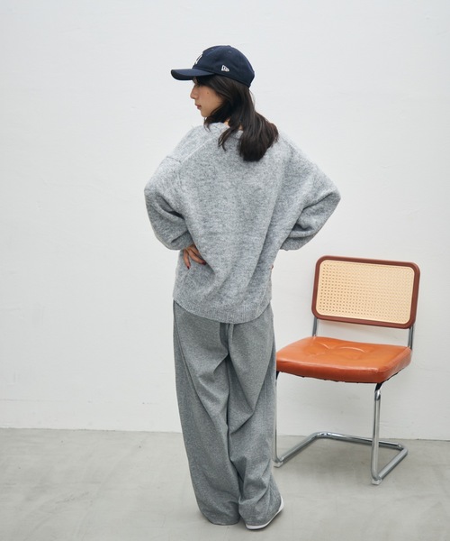 UNDERSTATEMENTs(アンダーステイトメント)の「【ユニセックス】配色ヘンリーネックルーズニット(ニット/セーター・メンズ・グレー/ネイビー/ブラック/レッド・LARGE/MEDIUM)」の18枚目の写真
