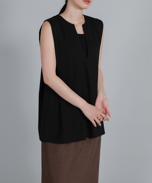 select MOCA Et(セレクトモカエト)の「【Et】Keyneck Shoulder Tuck Tops(Tシャツ/カットソー・レディース・ブラック/ホワイト・FREE)」の6枚目の写真