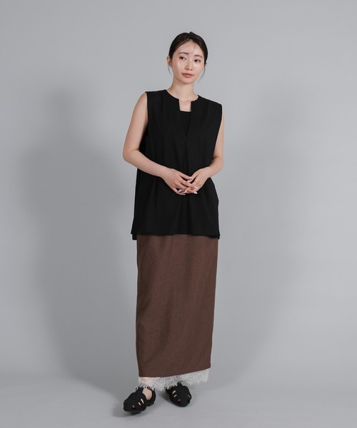 select MOCA Et(セレクトモカエト)の「【Et】Keyneck Shoulder Tuck Tops(Tシャツ/カットソー・レディース・ブラック/ホワイト・FREE)」の3枚目の写真