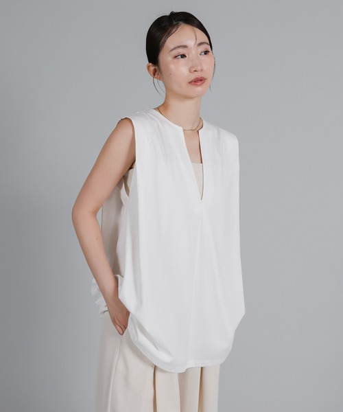 select MOCA Et(セレクトモカエト)の「【Et】Keyneck Shoulder Tuck Tops(Tシャツ/カットソー・レディース・ブラック/ホワイト・FREE)」の13枚目の写真