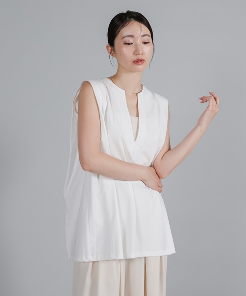 select MOCA Et(セレクトモカエト)の「【Et】Keyneck Shoulder Tuck Tops(Tシャツ/カットソー・レディース・ブラック/ホワイト・FREE)」の15枚目の写真