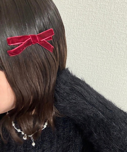tunee（チュニー）の「【2set】リボンベロア生地ヘアピン(hsyd)（ヘアピン・レディース・ブラック/レッド・FREE）」の6枚目の写真