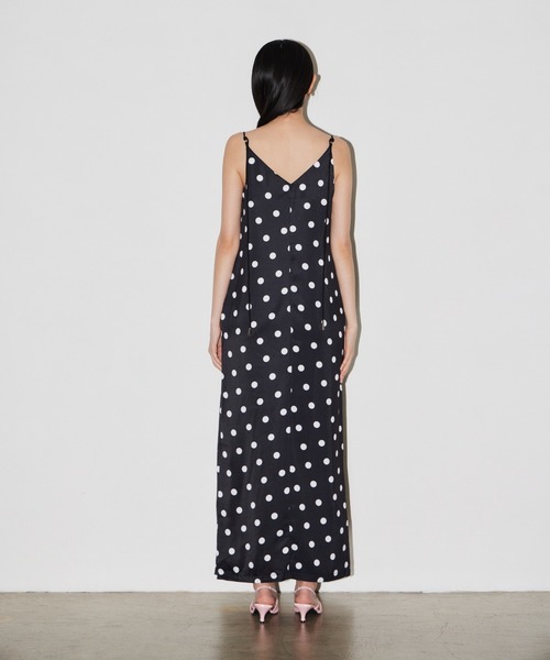 ANDRESD(アンドレスド)の「ミニマルドットサテンドレス / Minimal Dot Satin Dress(ドレス・レディース・ホワイト×ブラック/ブラック×ホワイト/ブラウン系その他/ネイビー×ホワイト・S/M/L)」の19枚目の写真