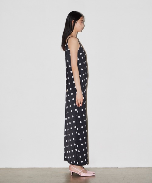 ANDRESD(アンドレスド)の「ミニマルドットサテンドレス / Minimal Dot Satin Dress(ドレス・レディース・ホワイト×ブラック/ブラック×ホワイト/ブラウン系その他/ネイビー×ホワイト・S/M/L)」の20枚目の写真