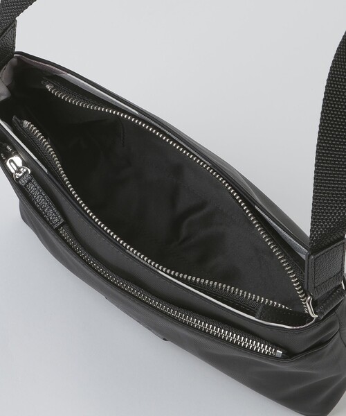 BLUE LABEL CRESTBRIDGE（ブルーレーベルクレストブリッジ）の「【BLACK OF BLACKs】ブラックナイロンミニショルダー（ショルダーバッグ・レディース・ブラック・FREE）」の6枚目の写真