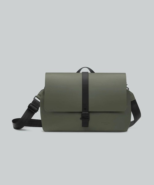 GASTON LUGA(ガストンルーガ)の「GASTON LUGA/ガストンルーガ/Splash Crossbody Large 14"(ボディバッグ/ウエストポーチ・メンズ・ブラック/オリーブ/グレー・F)」の1枚目の写真