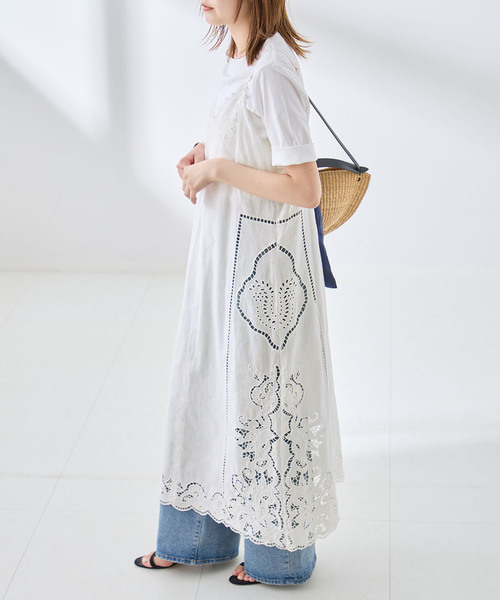 journal standard L'essage（ジャーナルスタンダードレサージュ）の「刺繍レースキャミワンピース（ワンピース・レディース・ブラック/ホワイト・FREE）」の2枚目の写真