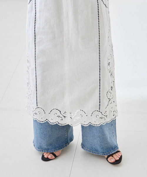 journal standard L'essage（ジャーナルスタンダードレサージュ）の「刺繍レースキャミワンピース（ワンピース・レディース・ブラック/ホワイト・FREE）」の3枚目の写真