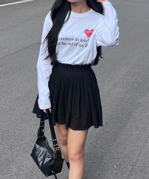 boemy(ボエミー)の「レッドハートデザインロンT/長袖Tシャツ(Tシャツ/カットソー・レディース・ホワイト・MEDIUM)」の1枚目の写真