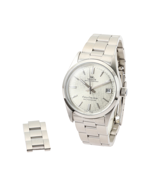 VAGUE WATCH CO.(ヴォーグウォッチカンパニー)の「VAGUE WATCH CO. Every-One-Date Silver(アナログ腕時計・レディース・シルバー・FREE)」の5枚目の写真