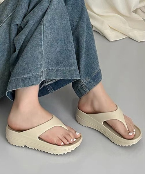 Vipoa(ヴィポア)の「EVA FLIP トングサンダル(サンダル・レディース・アイボリー/ブラック・SMALL/MEDIUM/LARGE)」の14枚目の写真