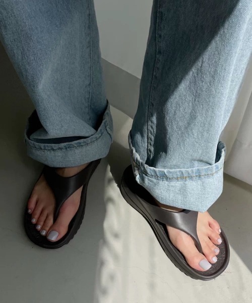 Vipoa(ヴィポア)の「EVA FLIP トングサンダル(サンダル・レディース・アイボリー/ブラック・SMALL/MEDIUM/LARGE)」の10枚目の写真
