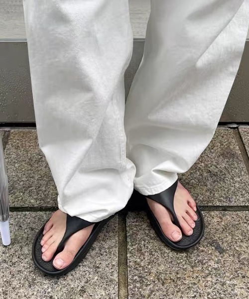 Vipoa(ヴィポア)の「EVA FLIP トングサンダル(サンダル・レディース・アイボリー/ブラック・SMALL/MEDIUM/LARGE)」の11枚目の写真