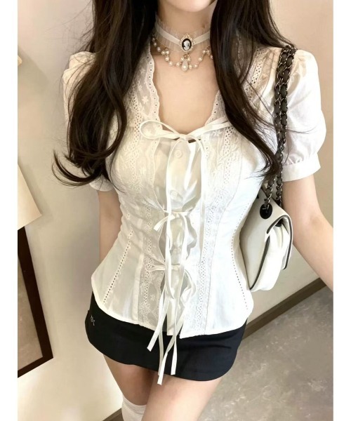 GEMEDA(ジェメダ)の「カワイイフェイクレイヤードリボン半袖シャツ(シャツ/ブラウス・レディース・ホワイト・M)」の1枚目の写真