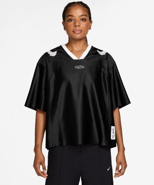 NIKE(ナイキ)の「NIKE NSW Oversized Jersey(ナイキ オーバーサイズド ジャージー)(Tシャツ/カットソー・レディース・グリーン系/ブラック系・SMALL/X-SMALL/LARGE)」の1枚目の写真